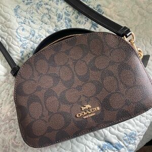 Super cute Signature Coach Satchel